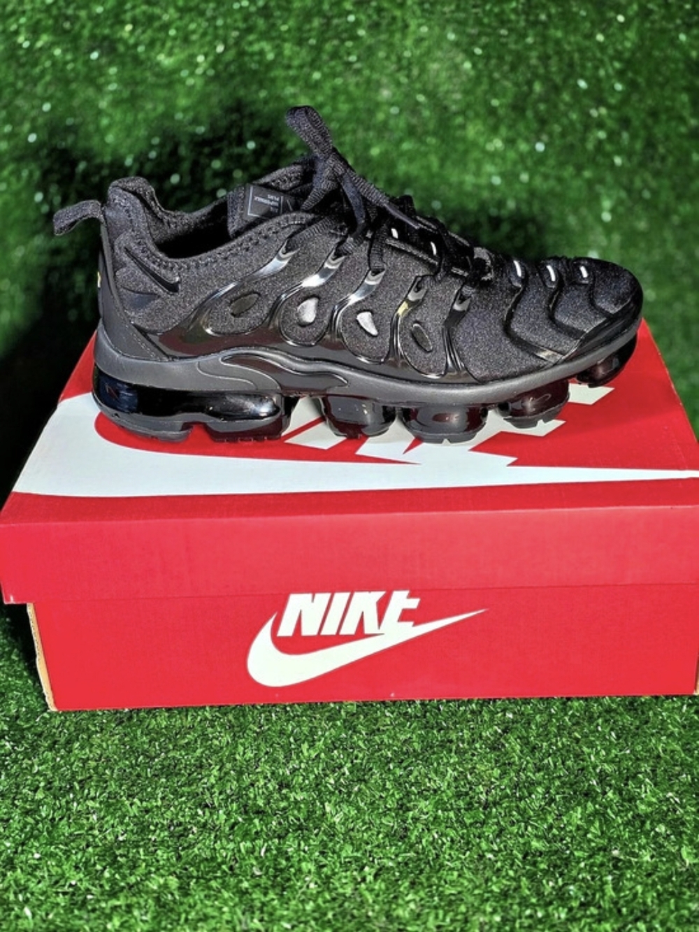 Nike Air VaporMax Black Sneakers US 8 Brand New